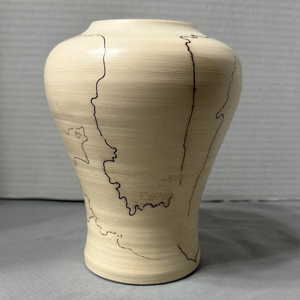 Navajo Indian Pottery Horse Hair Vase Signed 6 1/4 inches Unique
